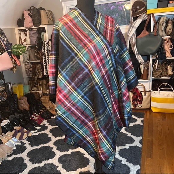 Woolrich Bristol Tartan Plaid Discontinued Soft Cozy Wrap NWOT - Picture 5 of 8